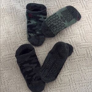 Green and Black Camouflage Grip Ankle Socks
